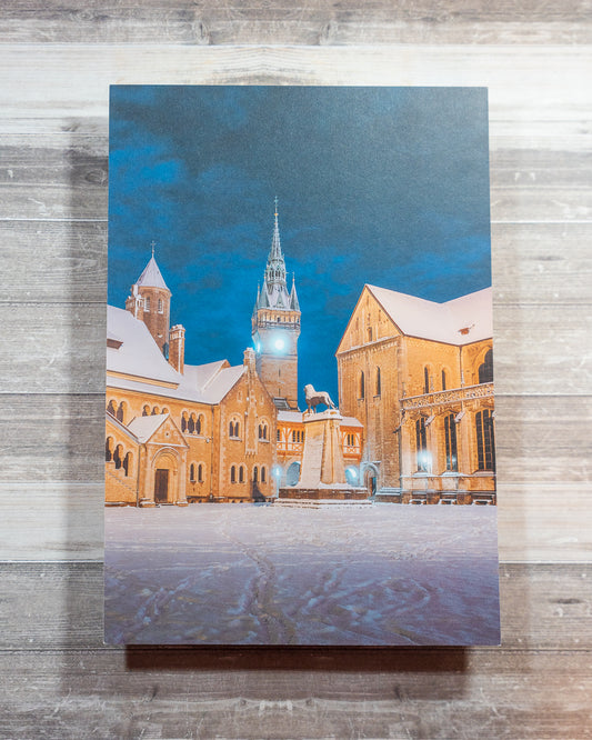 ArtLine Print: Verschneiter Burgplatz bei Nacht