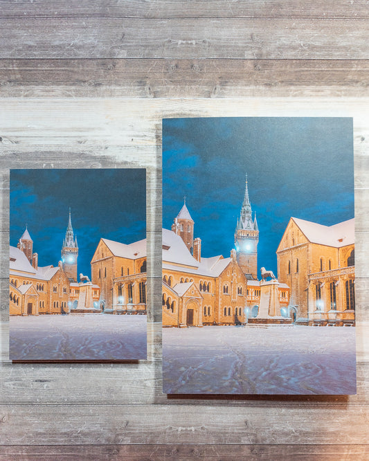 ArtLine Print: Verschneiter Burgplatz bei Nacht